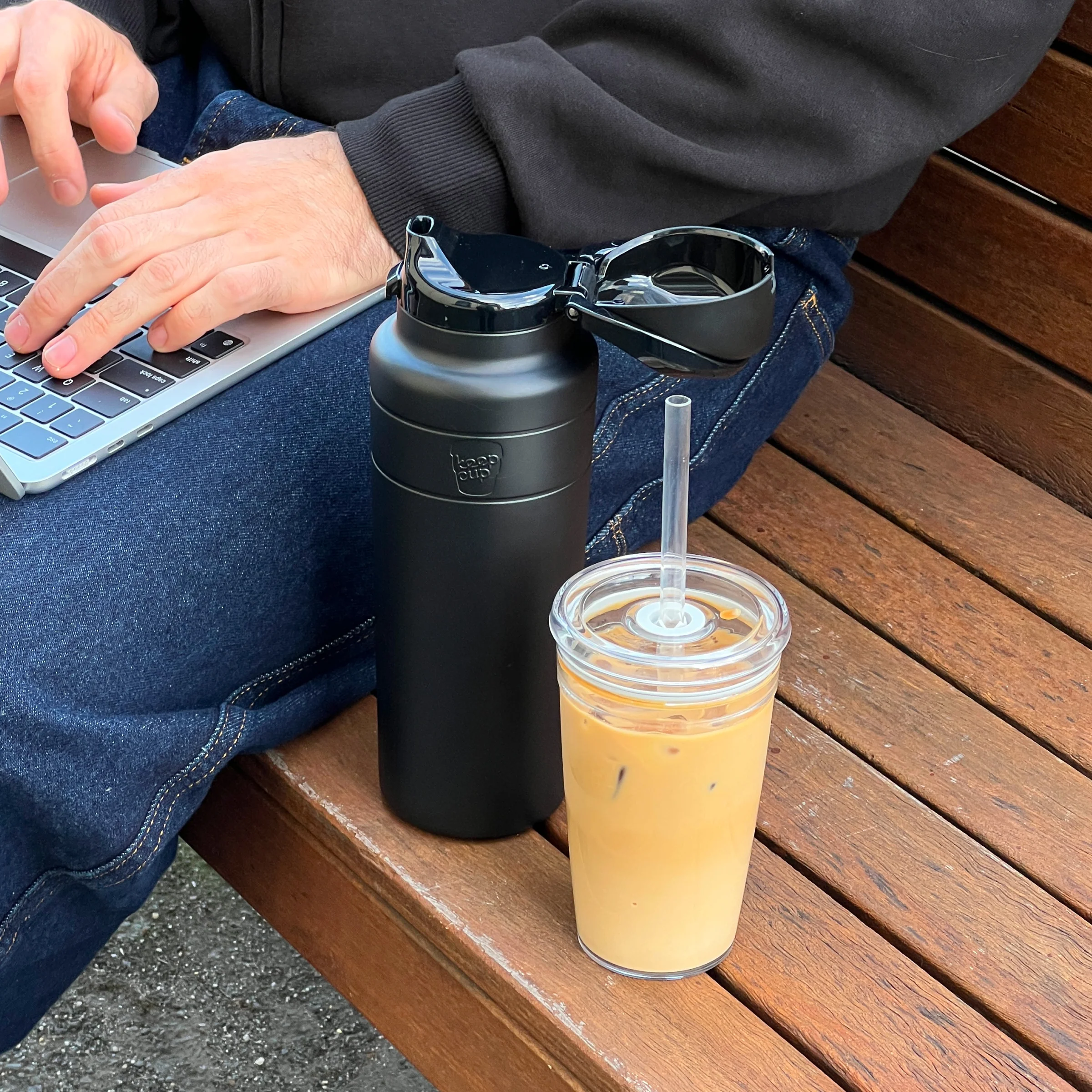 Ora Insulated Water Bottle - 950ml | Black - Image 7